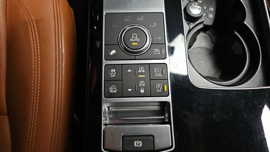 Land Rover 4 4.4 SDV8 AB 2016 32
