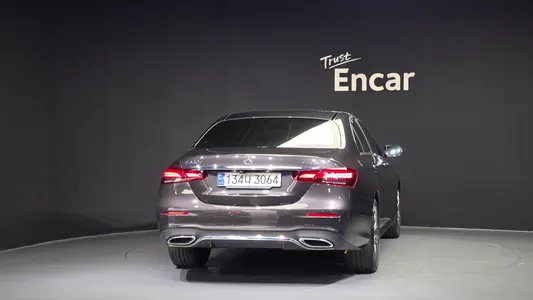 Mercedes-Benz E-Class W213 E220d 4MATIC AMG Line 2020 4