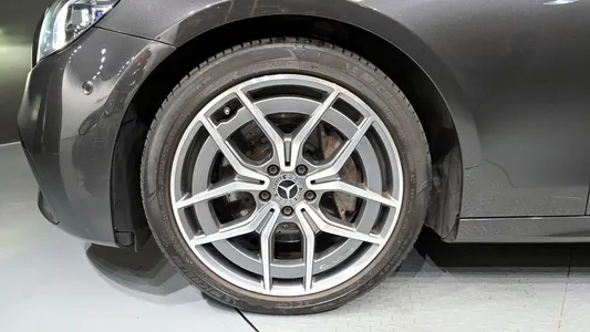 Mercedes-Benz E-Class W213 E220d 4MATIC AMG Line 2020 5