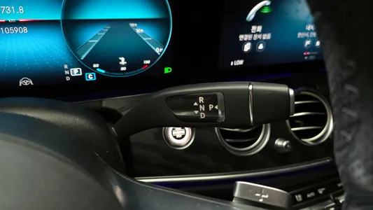 Mercedes-Benz E-Class W213 E220d 4MATIC AMG Line 2020 9