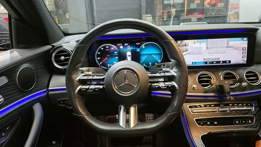 Mercedes-Benz E-Class W213 E220d 4MATIC AMG Line 2020 14
