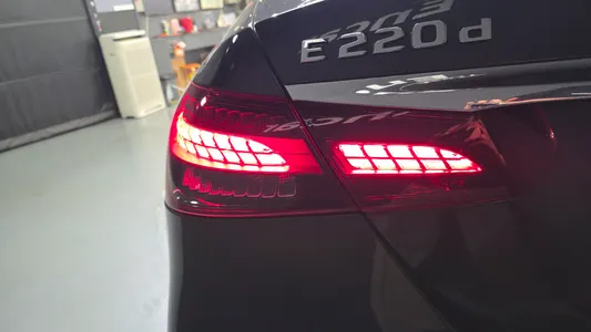 Mercedes-Benz E-Class W213 E220d 4MATIC AMG Line 2020 23