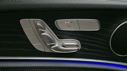 Mercedes-Benz E-Class W213 E220d 4MATIC AMG Line 2020 31
