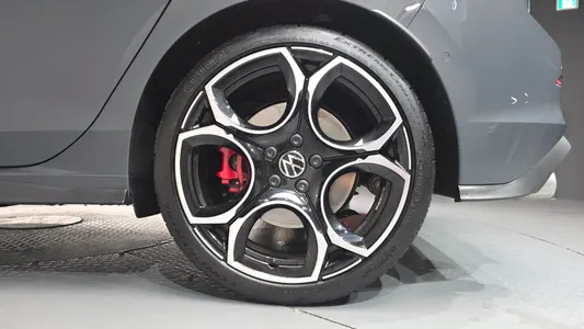 Volkswagen 8 2.0 GTI 2025 21