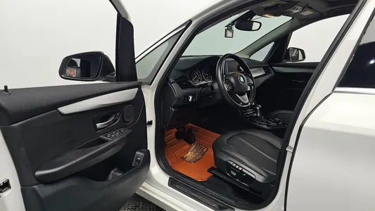 BMW 2 Series Tourer (F45) 2018 9