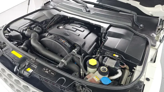 Land Rover 4 3.0 SDV6 SE 2015 6
