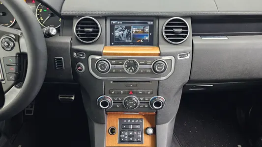 Land Rover 4 3.0 SDV6 SE 2015 14