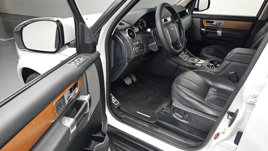 Land Rover 4 3.0 SDV6 SE 2015 10