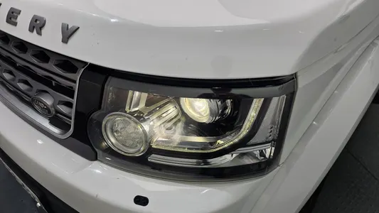 Land Rover 4 3.0 SDV6 SE 2015 22