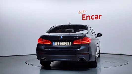BMW 5 Series (G30) 530i M 2017 4