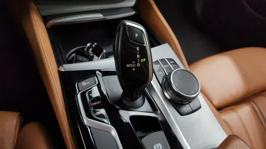 BMW 5 Series (G30) 530i M 2017 8