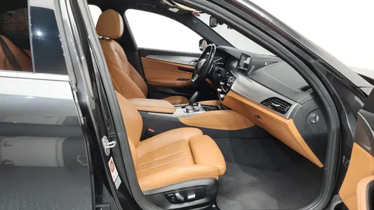 BMW 5 Series (G30) 530i M 2017 10