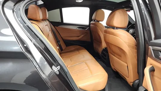 BMW 5 Series (G30) 530i M 2017 26