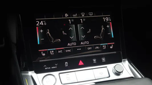 Audi e- 55 2020 32