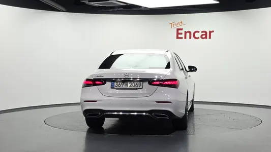 Mercedes-Benz E-Class W213 E220d 4MATIC AMG Line 2021 4