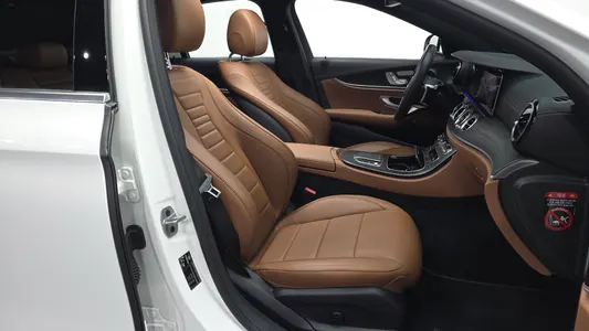 Mercedes-Benz E-Class W213 E220d 4MATIC AMG Line 2021 12