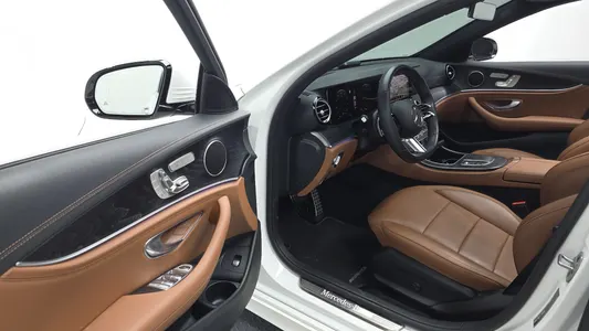 Mercedes-Benz E-Class W213 E220d 4MATIC AMG Line 2021 10