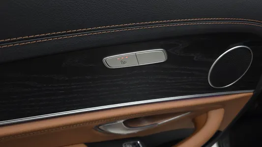 Mercedes-Benz E-Class W213 E220d 4MATIC AMG Line 2021 19