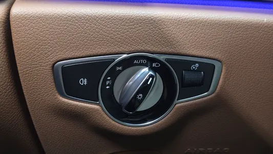 Mercedes-Benz E-Class W213 E220d 4MATIC AMG Line 2021 27