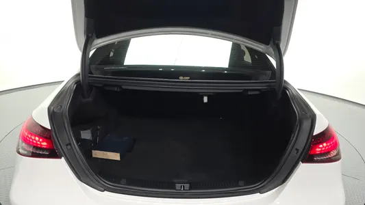 Mercedes-Benz E-Class W213 E220d 4MATIC AMG Line 2021 29