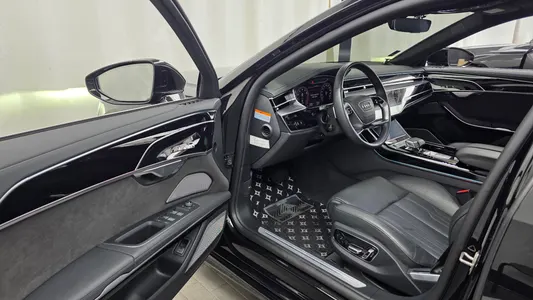 Audi A8 (D5) 55 TFSI LWB 2021 10