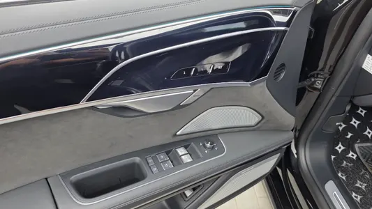 Audi A8 (D5) 55 TFSI LWB 2021 30