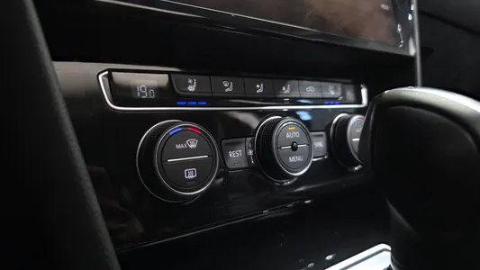 Volkswagen 아테온 2.0 TDI 2019 32