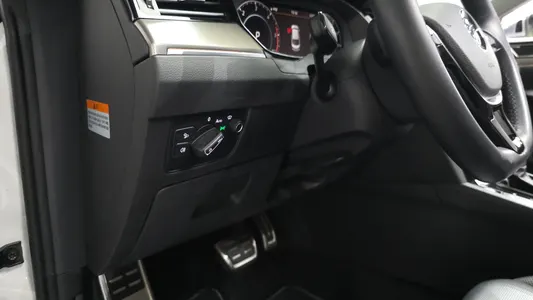 Volkswagen 아테온 2.0 TDI 2019 27