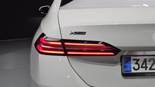 BMW 5 Series (G60) 530i xDrive M 2025 23