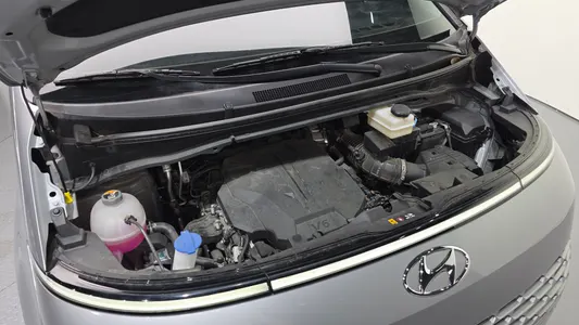 Hyundai Staria L3.5 5 2023 6