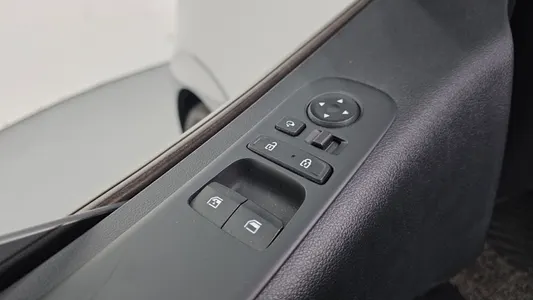 Hyundai Staria L3.5 5 2023 12