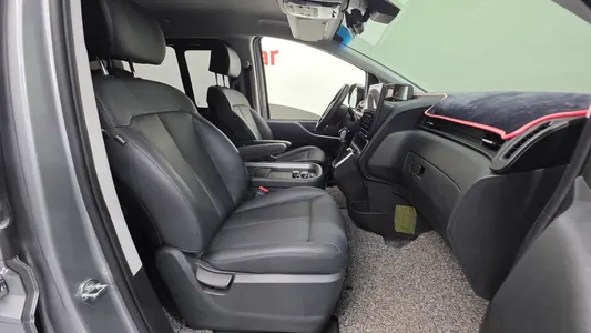 Hyundai Staria L3.5 5 2023 10