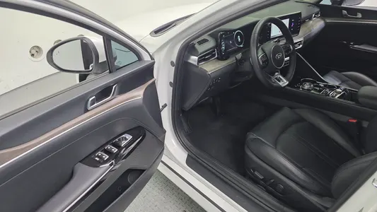 Kia K5 3 2.0 LPI 2021 11