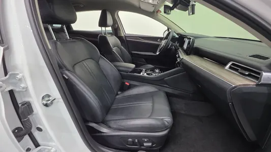 Kia K5 3 2.0 LPI 2021 10