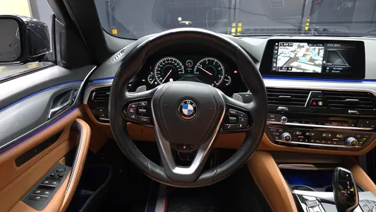 BMW 5 Series (G30) 520d M 2017 13