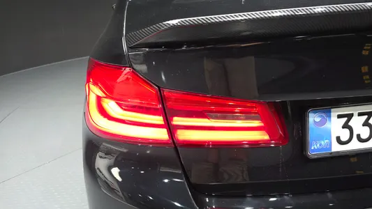 BMW 5 Series (G30) 520d M 2017 23