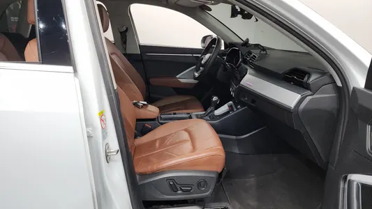 Audi Q3 (F3) 35 TDI 2023 26