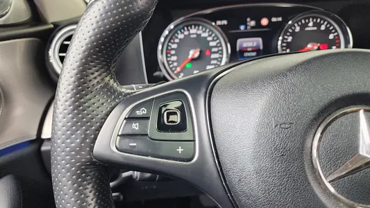 Mercedes-Benz E-Class W213 E200 2017 16