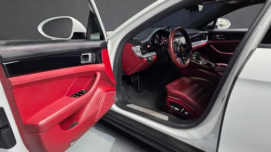 Porsche (971) 2.9 AWD E- 2019 10