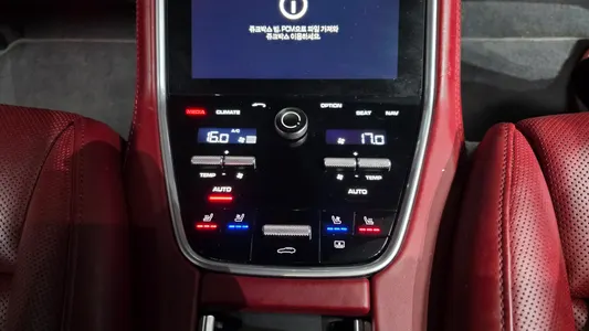 Porsche (971) 2.9 AWD E- 2019 19
