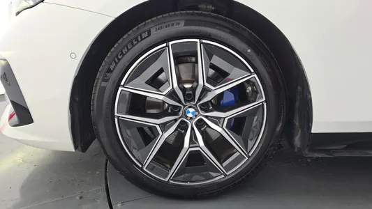 BMW 5 Series (G60) 520i M 2025 5
