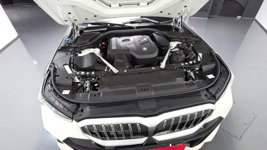 BMW 5 Series (G60) 520i M 2025 6
