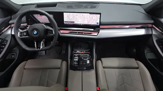 BMW 5 Series (G60) 520i M 2025 7