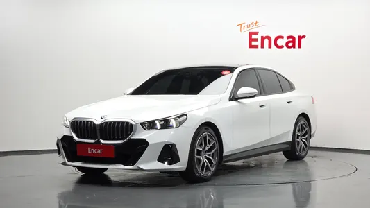 BMW 5 Series (G60) 520i M 2025