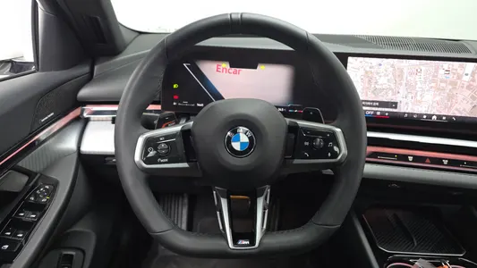 BMW 5 Series (G60) 520i M 2025 12