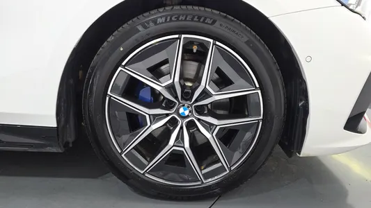 BMW 5 Series (G60) 520i M 2025 21