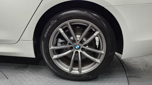 BMW 5 Series (G30) 520d xDrive M 2017 21