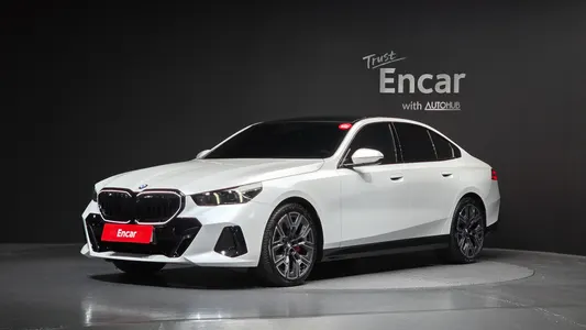 BMW 5 Series (G60) 530i xDrive M 2025