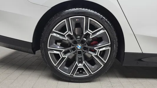BMW 5 Series (G60) 530i xDrive M 2025 20