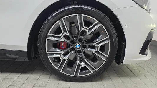 BMW 5 Series (G60) 530i xDrive M 2025 21